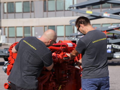Machinery huoltaa Cummins moottorit